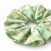 SHANZHUI Adjustable Double-Layer Scrunchie – Green Floral, Pearl & Lemon Charms – piped outer edge finish detail