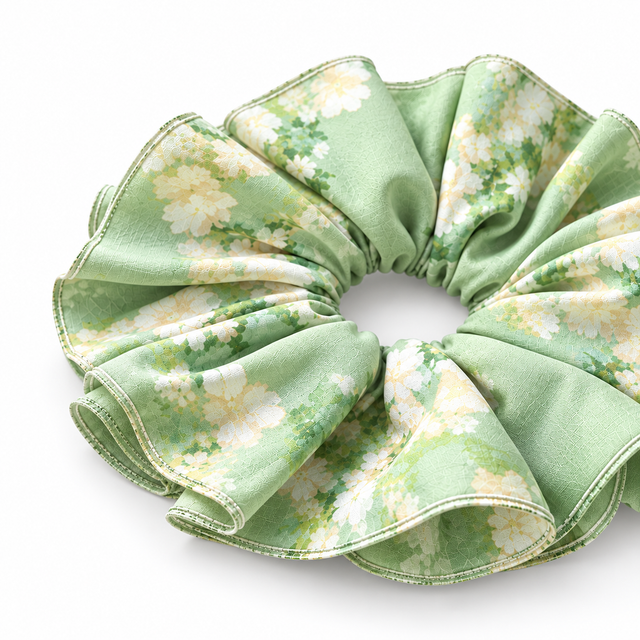 SHANZHUI Adjustable Double-Layer Scrunchie – Green Floral, Pearl & Lemon Charms – piped outer edge finish detail