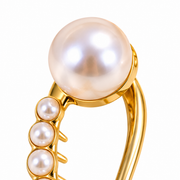 SHANZHUI Curved Pearl Hair Clip – Gold Tone – large pearl setting detail
