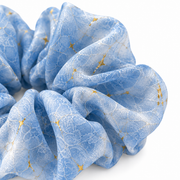 SHANZHUI Oversized Organza Scrunchie – Blue Butterfly & Pearl – pleat thickness detail